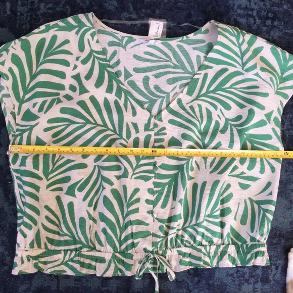 Reitmans 2X V Neck Short Sleeve Blouse NWT Viscose Blend - Picture 6 of 8